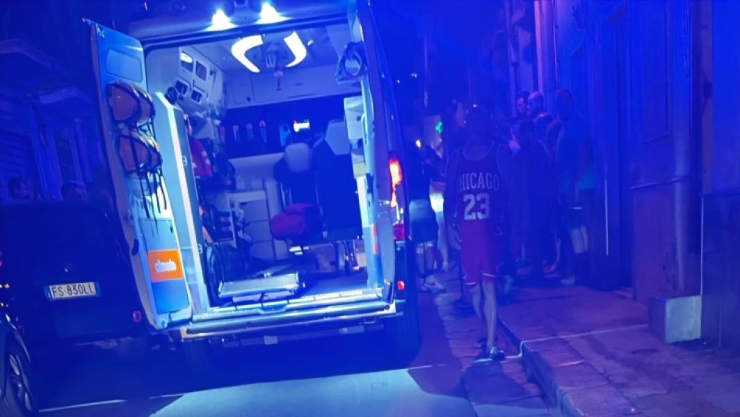 Ambulanza Carini balcone